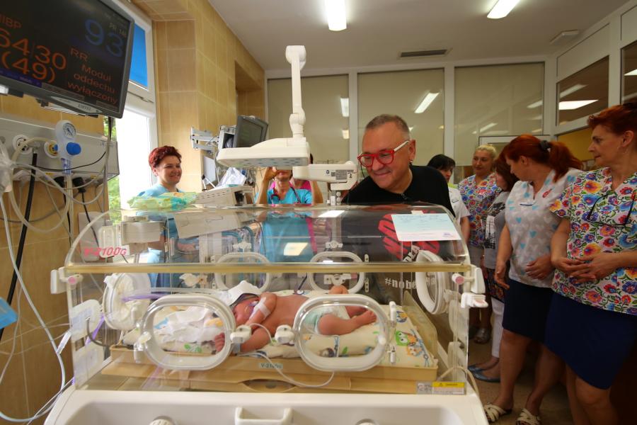 NOWOCZESNY INKUBATOR OD WIELKIEJ ORKIESTRY ŚWIĄTECZNEJ POMOCY
