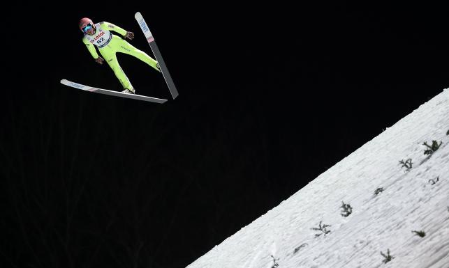 PŚ w skokach: Kubackim drugi w kwalifikacjach. Stoch zdecydowanie poniżej oczekiwań