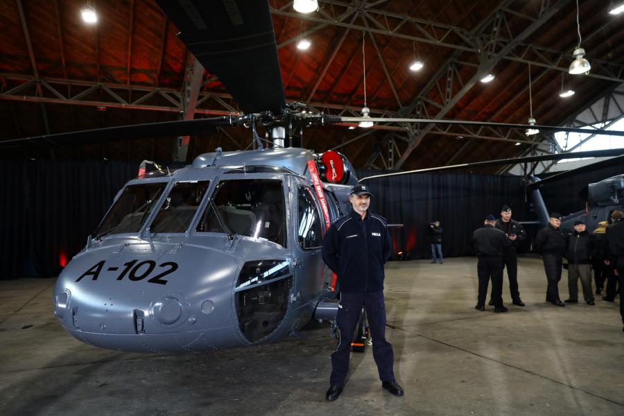 Przekazanie śmigłowców S-70i Black Hawk