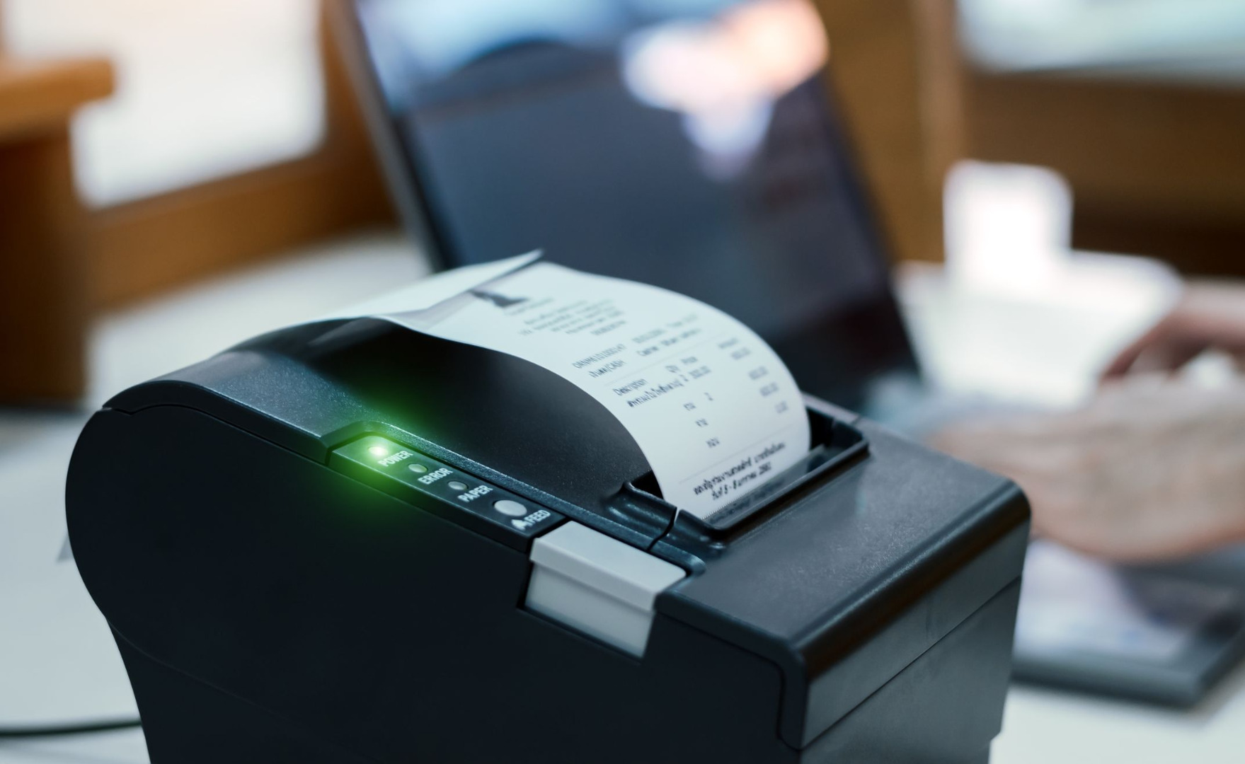 Zmierzch kas fiskalnych? Rząd ma pomysł na rewolucję. Przedsiębiorcy dostaną darmową aplikację do paragonów