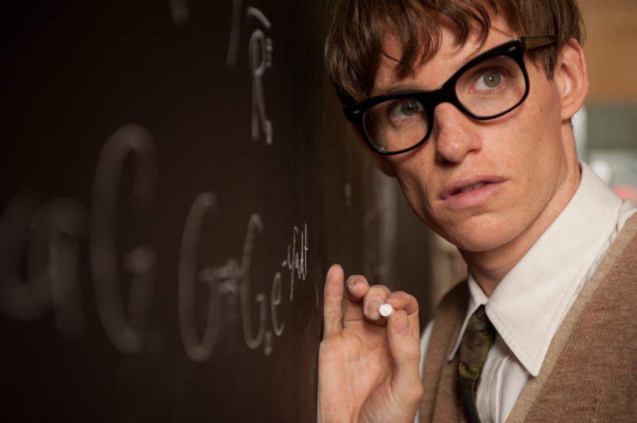 Eddie Redmayne w filmie "Teoria wszystkiego"
