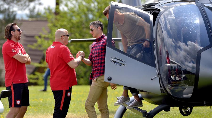 Lewandowski wylądował w Arłamowie. Gwiazdor Bayernu przyleciał helikopterem
