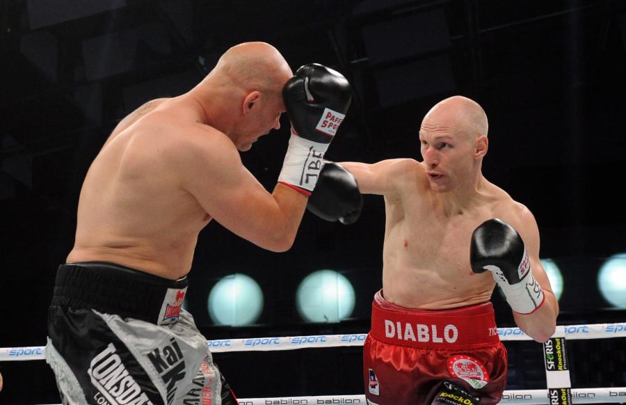 "Diablo" Włodarczyk wygrał przez nokaut. Polak zdobył pas IBF Intercontinental