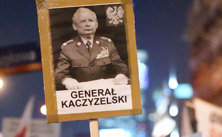 Marsz Komitetu Obrony Demokracji "Stop Dewastacji Polski!"