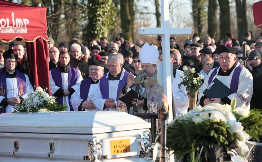 Ceremonia na cmentarzu
